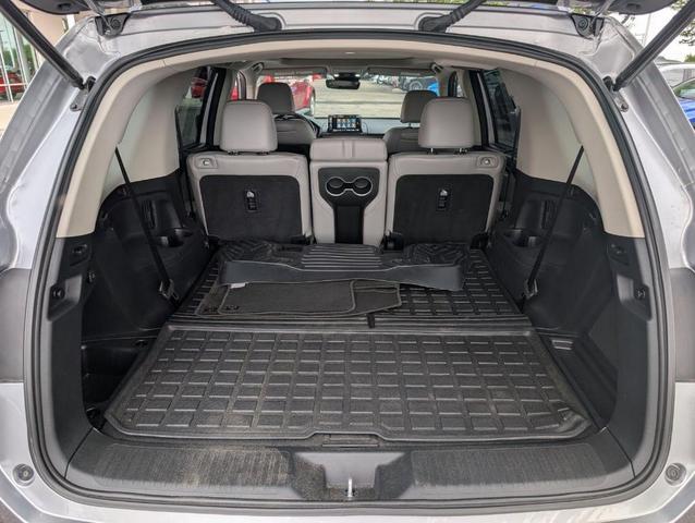 Photo of 2023 Lunar Silver Metallic Honda Pilot