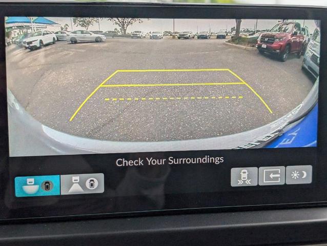 Photo of 2023 Lunar Silver Metallic Honda Pilot