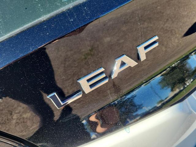 Photo of 2019 Glacier White Nissan Leaf