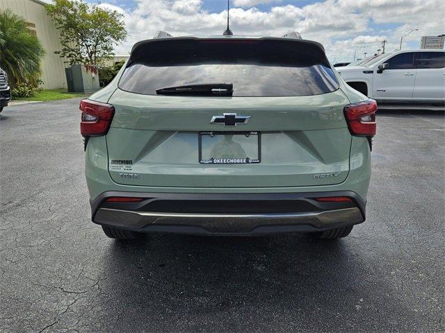 Photo of 2024 Green Chevrolet Trax