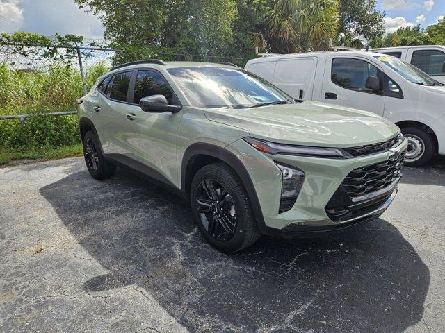 Photo of 2024 Green Chevrolet Trax