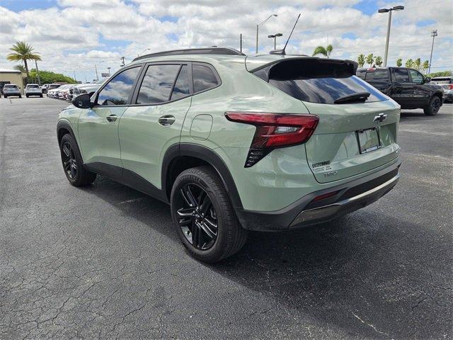 Photo of 2024 Green Chevrolet Trax