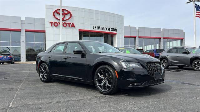 2021 Chrysler 300