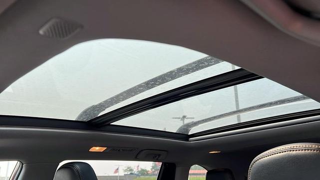 Photo of 2019 Mica Toyota Highlander Hybrid