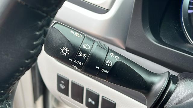 Photo of 2016 Blizzard Pearl Toyota Highlander