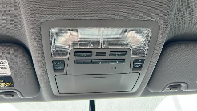 Photo of 2016 Blizzard Pearl Toyota Highlander