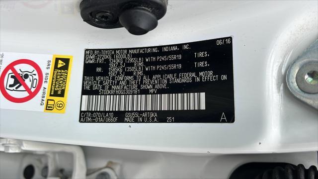 Photo of 2016 Blizzard Pearl Toyota Highlander