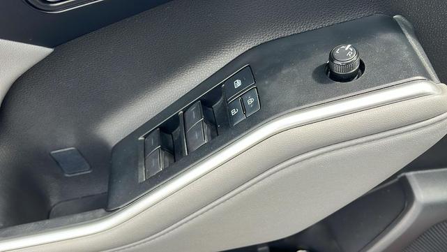 Photo of 2021 Celestial Silver Metallic Toyota Highlander