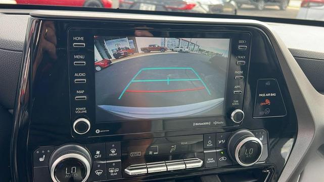 Photo of 2021 Celestial Silver Metallic Toyota Highlander