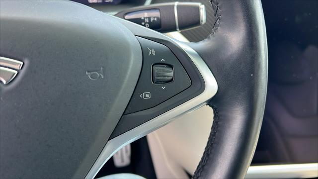 Photo of 2017 Deep Blue Metallic Tesla Model X