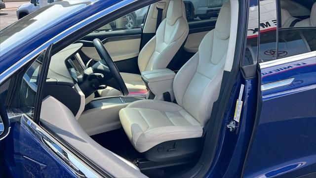 Photo of 2017 Deep Blue Metallic Tesla Model X
