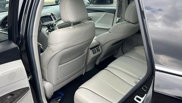 Photo of 2013 Attitude Black Toyota Venza