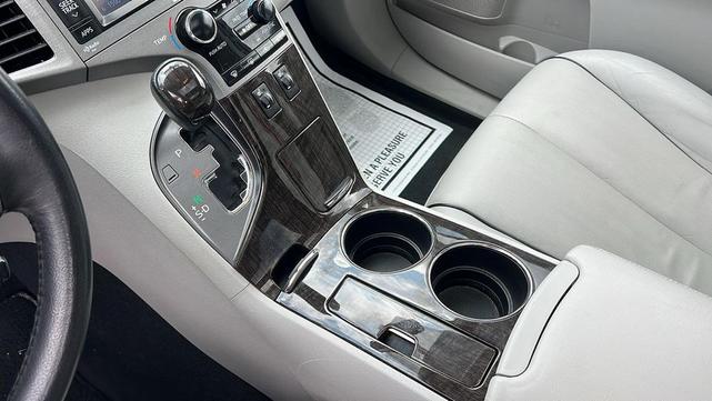 Photo of 2013 Attitude Black Toyota Venza