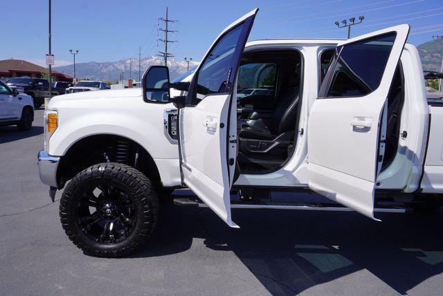 Photo of 2017 White Ford F-250