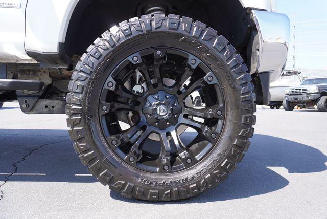 Photo of 2017 White Ford F-250