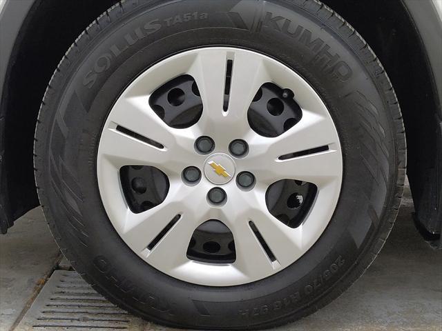 Photo of 2019 Summit White Chevrolet Trax