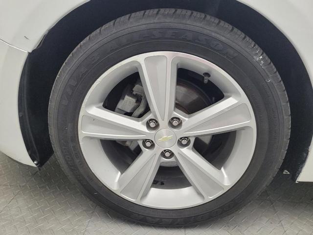 Photo of 2015 Summit White Chevrolet Cruze