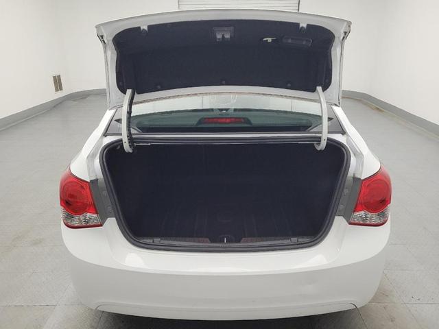 Photo of 2015 Summit White Chevrolet Cruze
