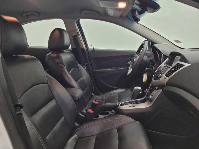 Photo of 2015 Summit White Chevrolet Cruze