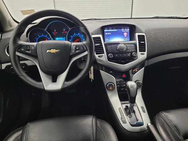 Photo of 2015 Summit White Chevrolet Cruze