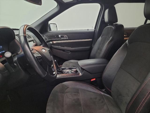 Photo of 2018 Magnetic Metallic Ford Explorer