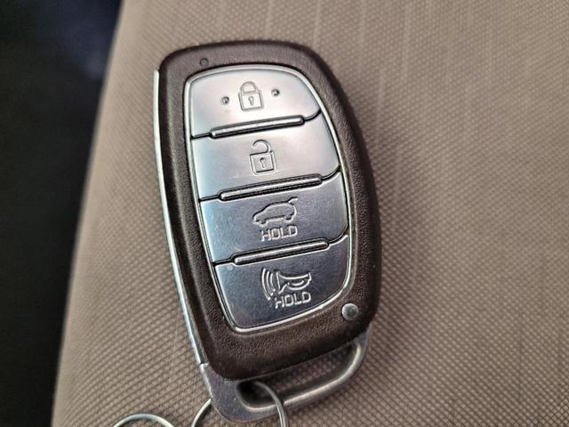 Photo of 2019 White Hyundai TUCSON