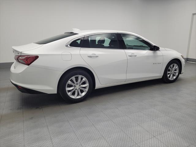 Photo of 2019 White Chevrolet Malibu