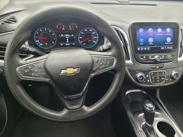 Photo of 2019 White Chevrolet Malibu