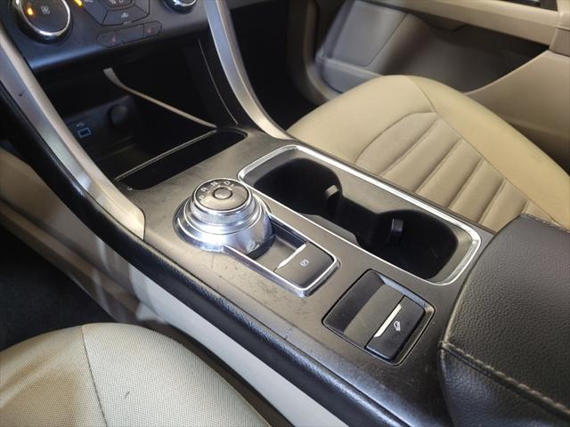 Photo of 2017 White Ford Fusion