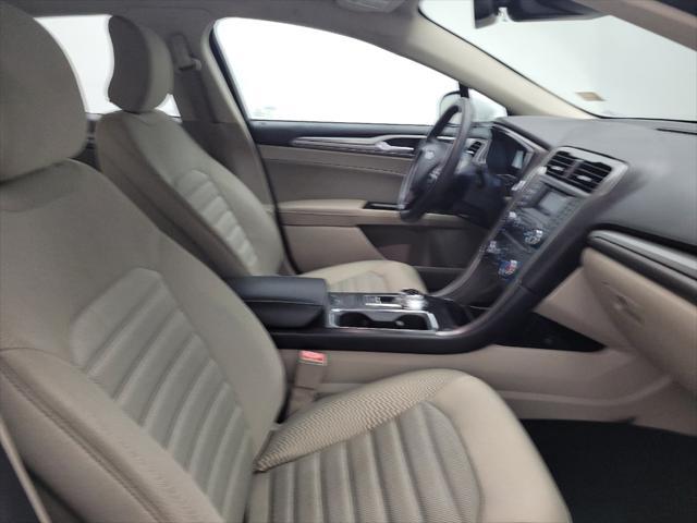 Photo of 2017 White Ford Fusion