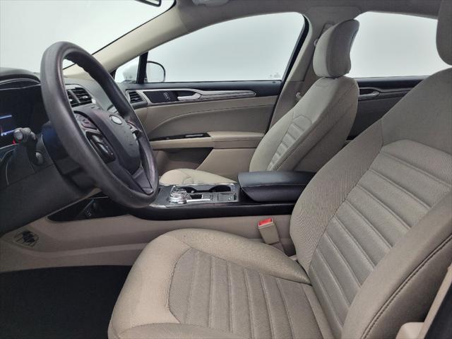 Photo of 2017 White Ford Fusion