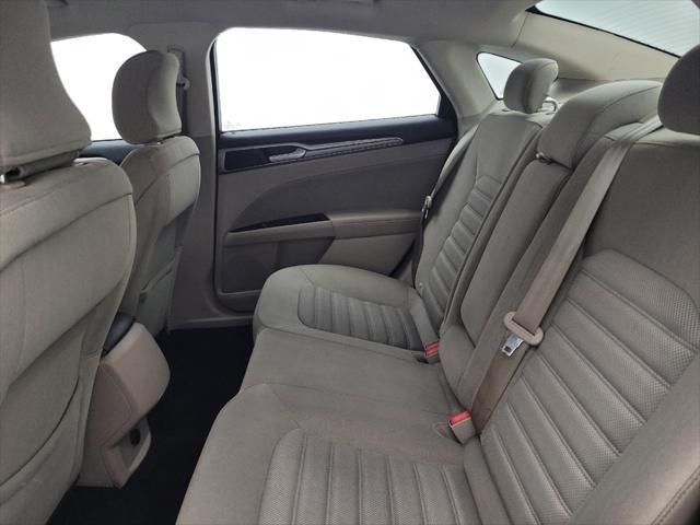Photo of 2017 White Ford Fusion