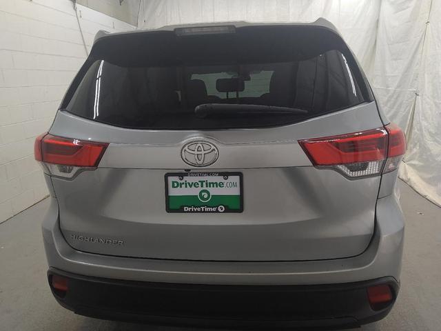 Photo of 2019 Celestial Silver Metallic Toyota Highlander