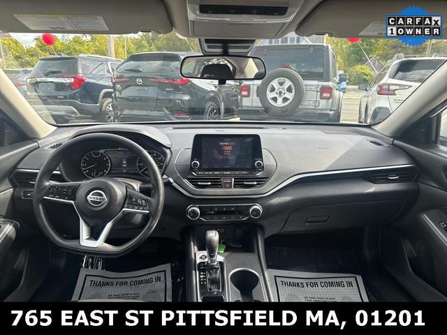 Photo of 2022 Pearl White Tricoat Nissan Altima