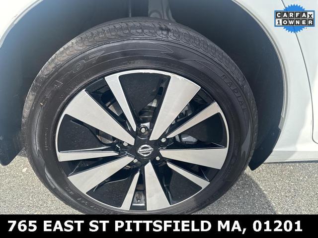 Photo of 2022 Pearl White Tricoat Nissan Altima