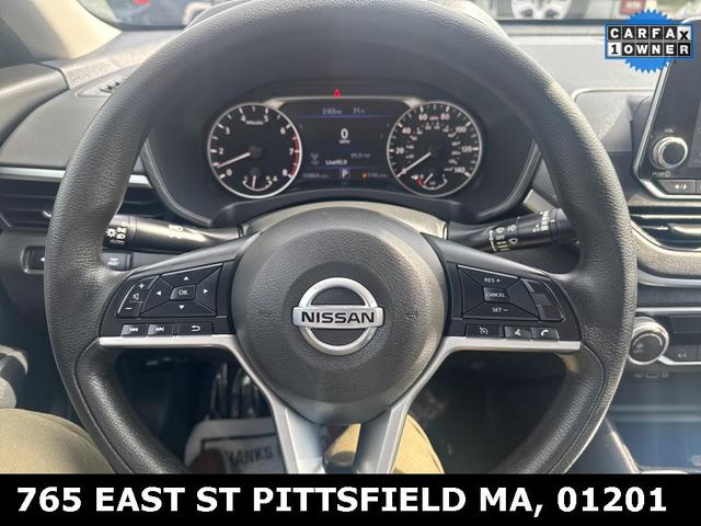 Photo of 2022 Pearl White Tricoat Nissan Altima