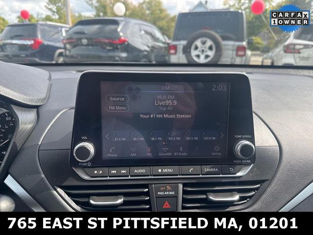 Photo of 2022 Pearl White Tricoat Nissan Altima