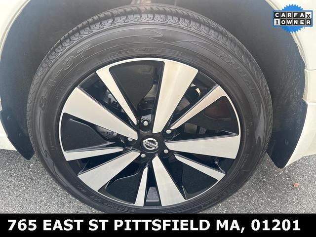 Photo of 2022 Pearl White Tricoat Nissan Altima