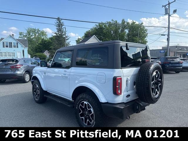 Photo of 2022 Oxford White Ford Bronco