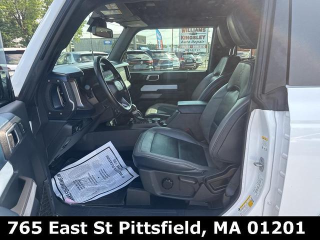 Photo of 2022 Oxford White Ford Bronco
