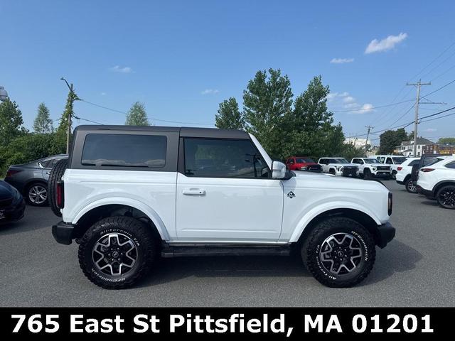 Photo of 2022 Oxford White Ford Bronco