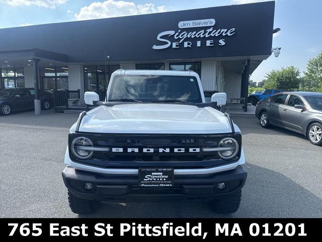 Photo of 2022 Oxford White Ford Bronco