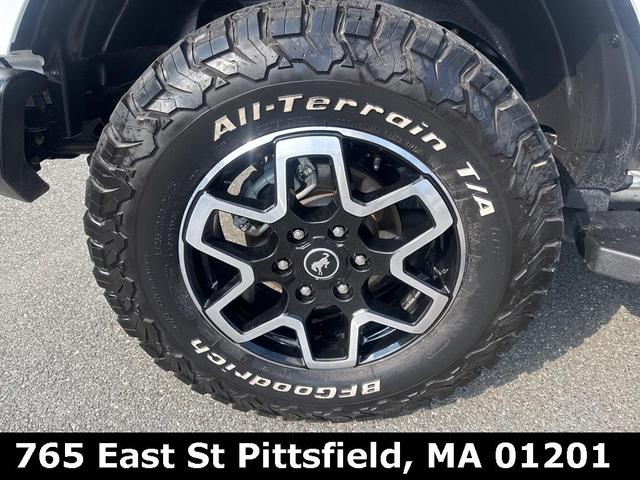 Photo of 2022 Oxford White Ford Bronco
