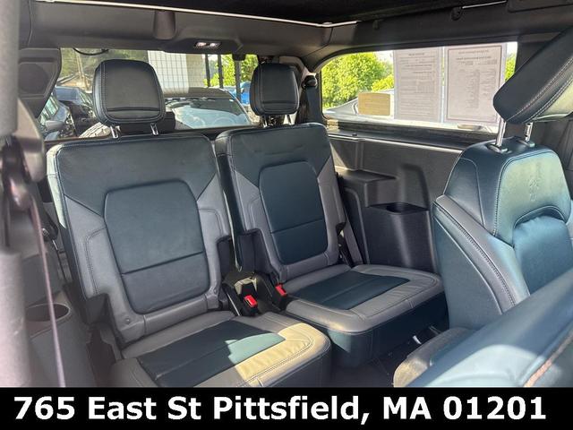 Photo of 2022 Oxford White Ford Bronco