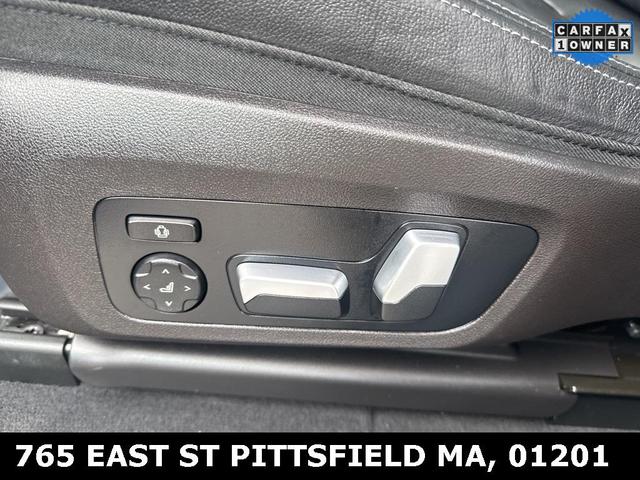 Photo of 2023 Alpine White BMW X4