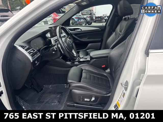 Photo of 2023 Alpine White BMW X4