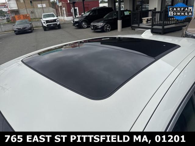 Photo of 2023 Alpine White BMW X4