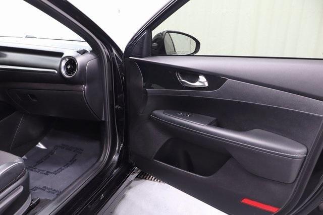 Photo of 2021 Aurora Black Pearl Kia Forte