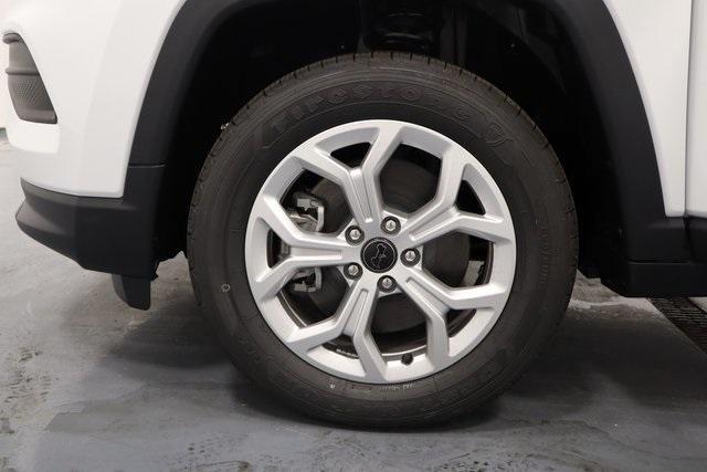 Photo of 2025 Bright White Clearcoat Jeep Compass