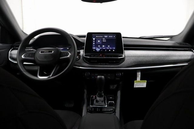 Photo of 2025 Bright White Clearcoat Jeep Compass